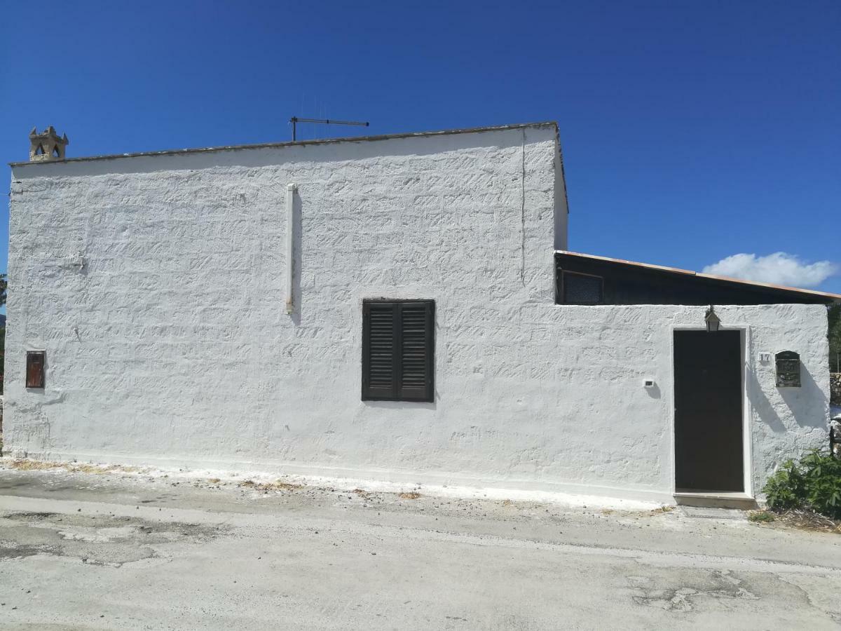 Le Case Di Tufo Riccio di mare Favignana Esterno foto